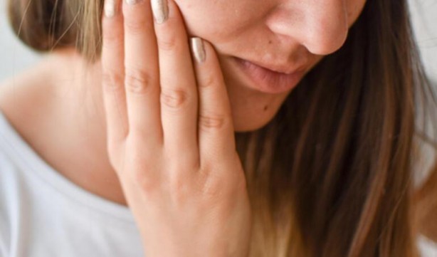 Foto - Bu diş macununu kullananlar dikkat! Dudakları yanakları şişiriyor