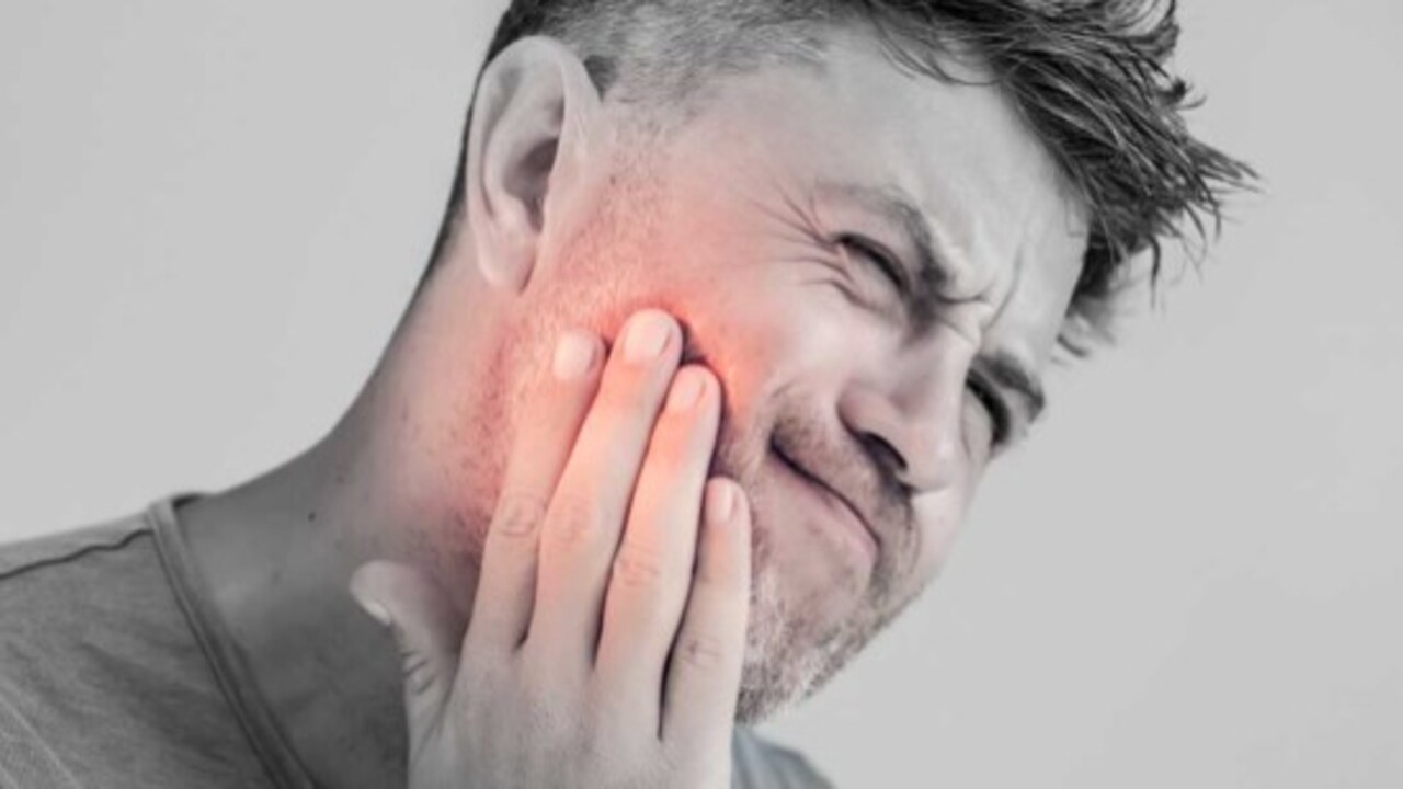 Bu doğal yöntemleri deneyin! Diş ağrısını geçirmenin etkili yolu açıklandı