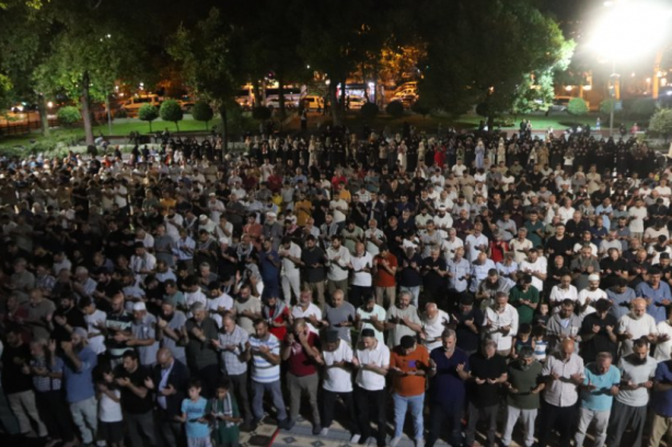 Foto - Bu dualar GAZZE için! Nöbet Saraçhanede devam ediyor