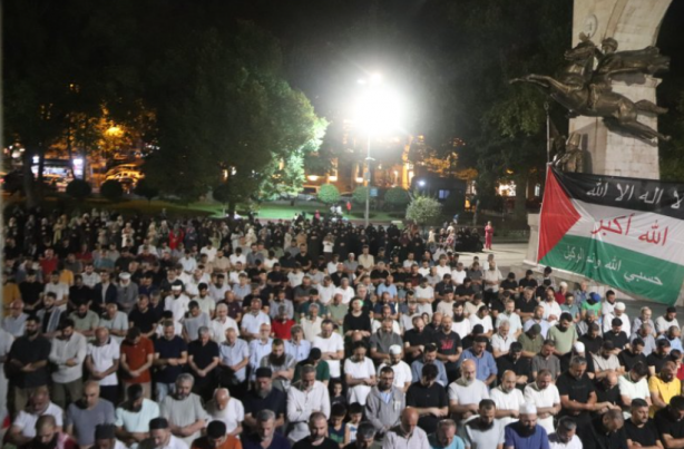 Foto - Bu dualar GAZZE için! Nöbet Saraçhanede devam ediyor