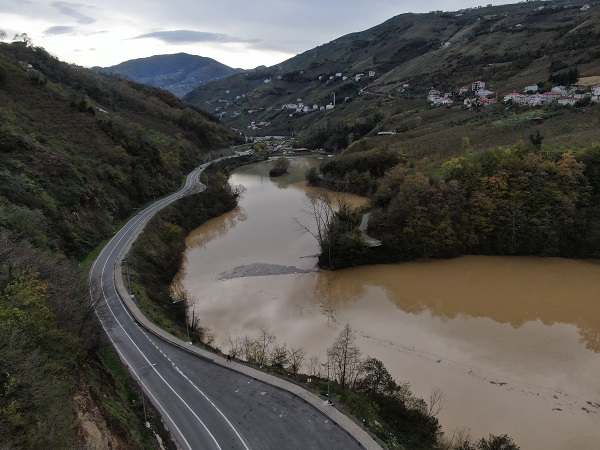 Foto - Bu durum gelecek adına korkutuyor! Trabzon'un gölleri sinsi tehlikeye karşı tehdit altında