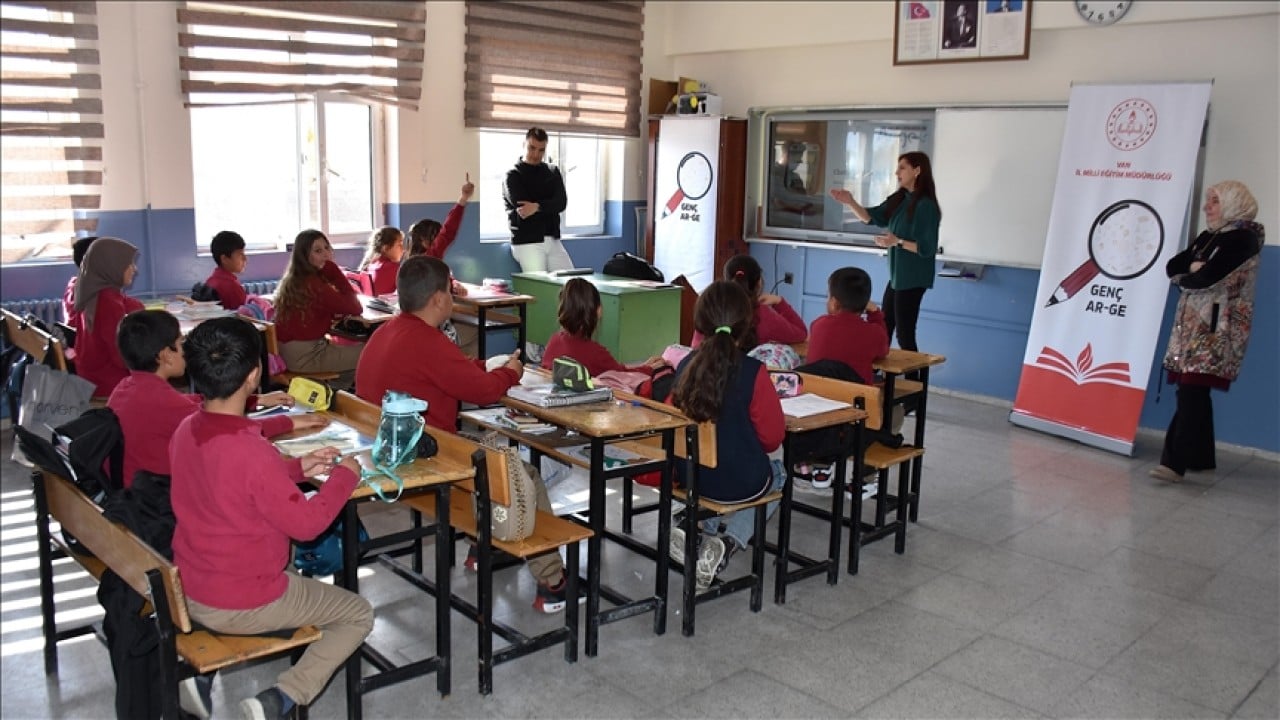 Bu eğitim aslında herkese lazım: Kırsaldaki öğrencilere yapay zeka takviyesi