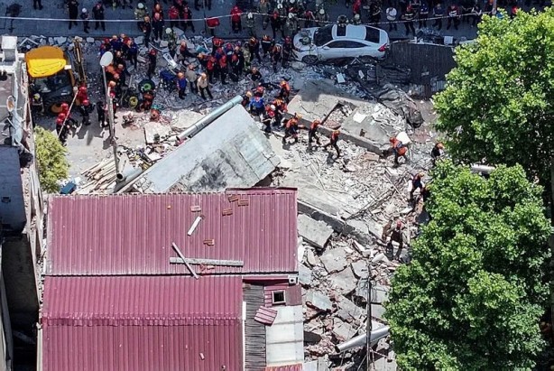 Foto - Bu enkazın sorumlusu CHP! Rant algısı ile kentsel dönüşümü engellediler