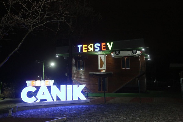 Foto - Bu evde bir 'terslik' var