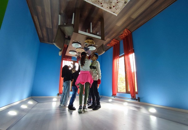 Foto - Bu evde bir 'terslik' var