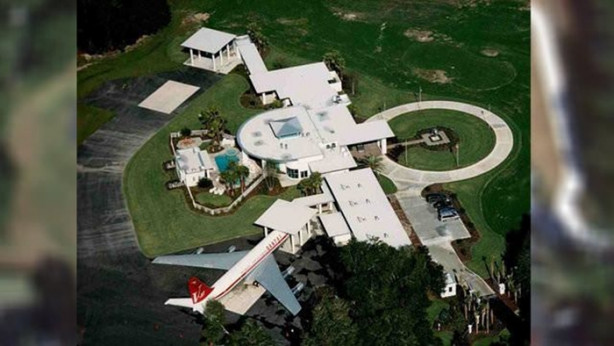 Foto - Bu evde tam iki uçak var!