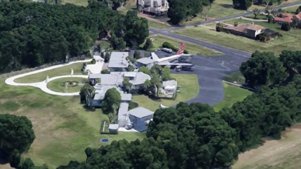 Foto - Bu evde tam iki uçak var!