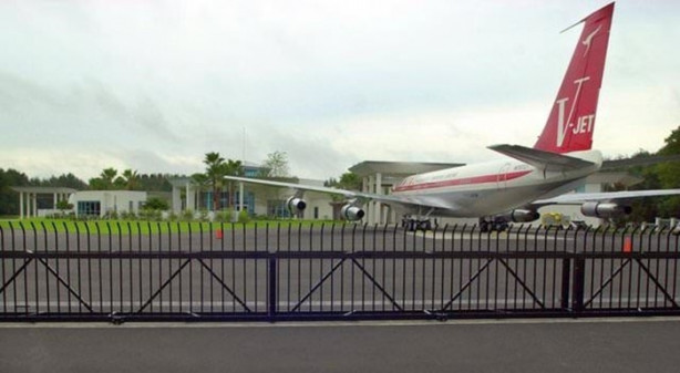 Foto - Bu evde tam iki uçak var!