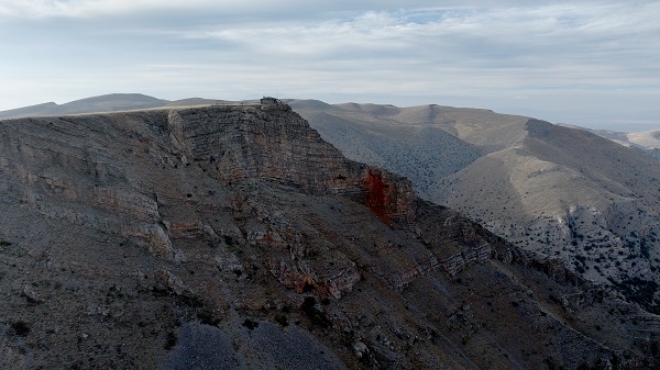 Foto - Bu eve tırmanmak cesaret istiyor! Uçurum kenarındaki evde kilit bulunmuyor
