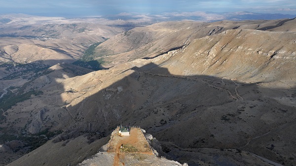Foto - Bu eve tırmanmak cesaret istiyor! Uçurum kenarındaki evde kilit bulunmuyor