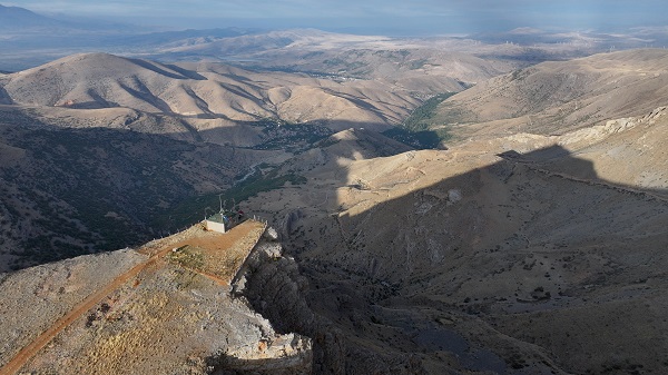 Foto - Bu eve tırmanmak cesaret istiyor! Uçurum kenarındaki evde kilit bulunmuyor