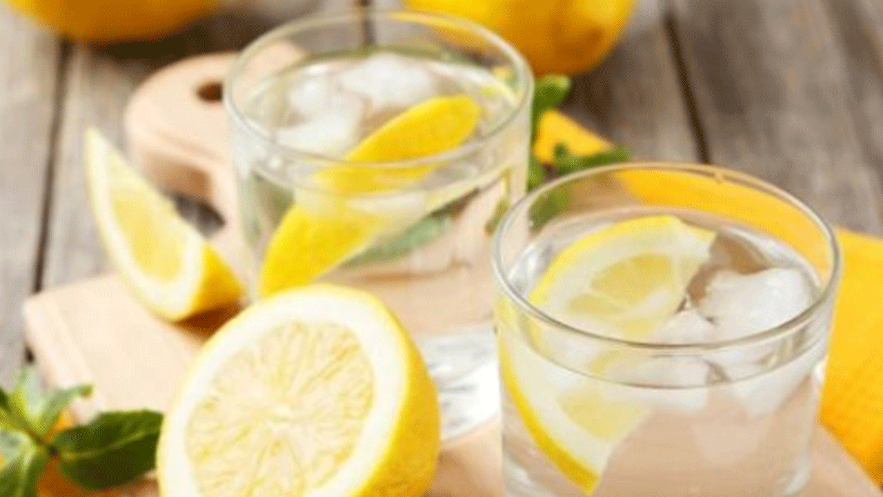 Foto - Bu faydalarını biliyor musunuz? Sahurda limonlu su içince...