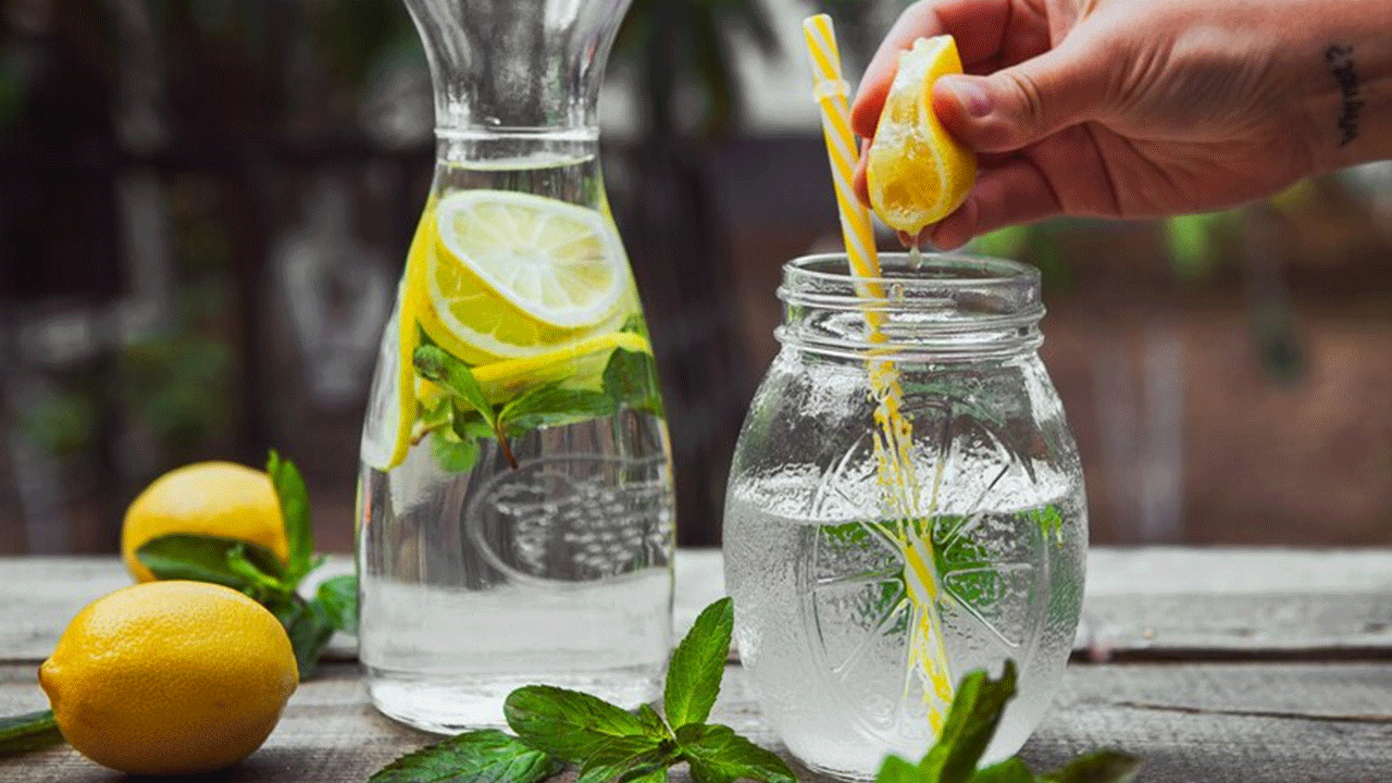 Foto - Bu faydalarını biliyor musunuz? Sahurda limonlu su içince...