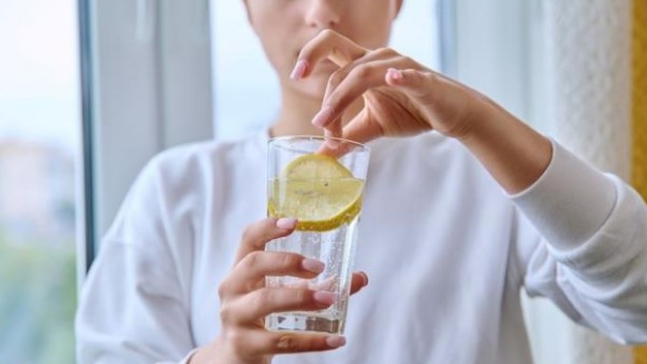 Foto - Bu formülü daha önce duydunuz mu? Her sabah limonlu bamya suyu içince bakın ne oluyor