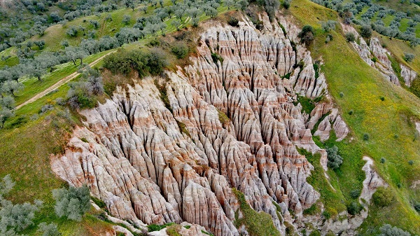 Foto - Bu fotoğraf Türkiye'de çekildi! Renkli peri bacaları keşfedilmeyi bekliyor