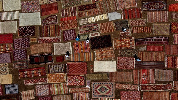 Foto - Bu fotoğrafa daha yakından bakın! Buğday arazisi rengarenk oldu