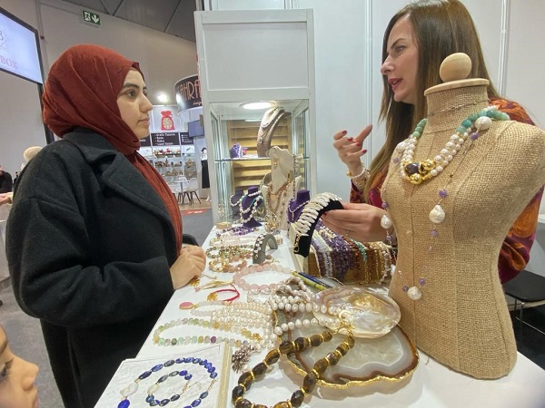 Foto - Bu fuar kadıların ilgisini çekiyor! Bakın değerli ve sahte taş arasındaki fark neymiş