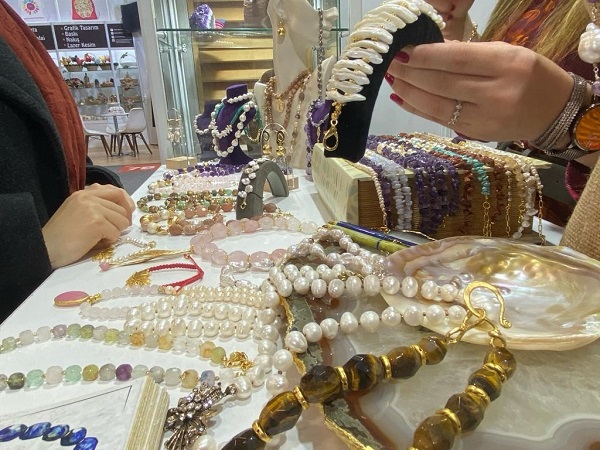 Foto - Bu fuar kadıların ilgisini çekiyor! Bakın değerli ve sahte taş arasındaki fark neymiş