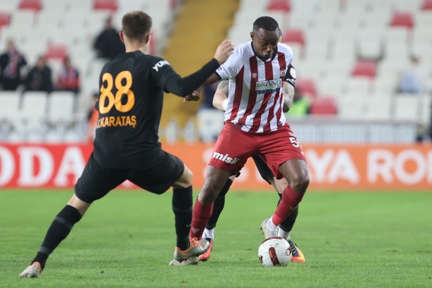 Foto - Bu futbolcu onaylandı: Ocak işte böyle geçecek! Ligi sarsacak hareketi Okan Buruk yapacak…