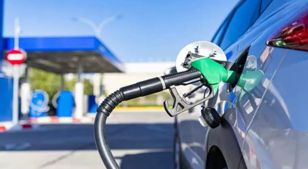 Foto - Bu gece akaryakıt fiyatlarına bir zam daha geliyor