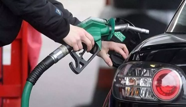 Foto - Bu gece akaryakıt fiyatlarına bir zam daha geliyor