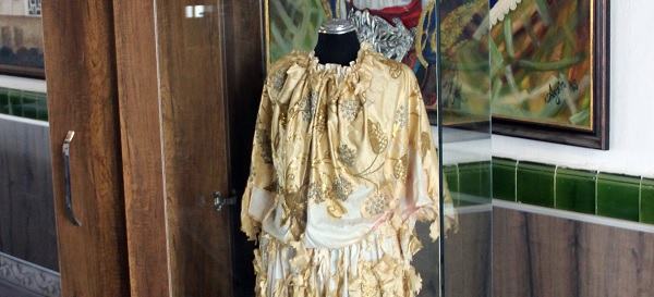 Bu gelinlik tam 2 asırlık