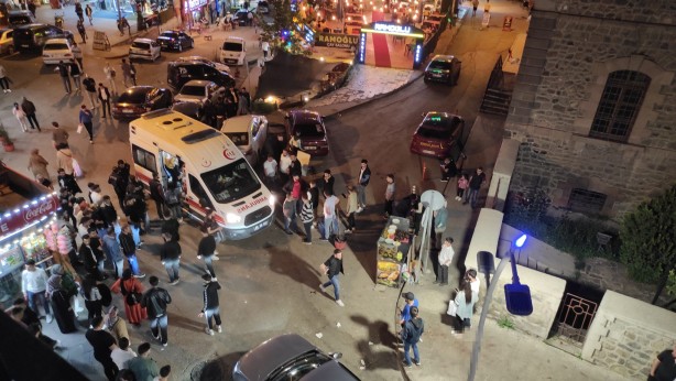 Foto - Bu gençlere ne oldu? Kavgalarında kan aktı...