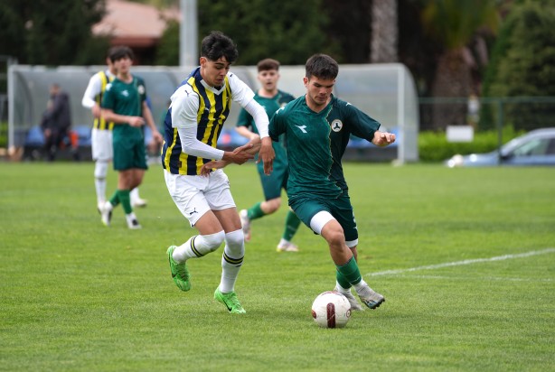 Foto - Bu gençlere yazık değil mi? Bu neyin kafası böyle! Bir inat uğruna yapılacak iş mi bu!