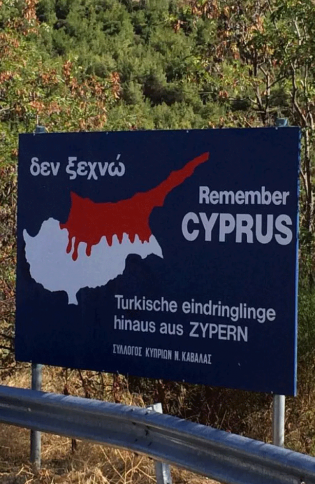 Foto - Bu gidişle akıllanmayacaklar! Yunanistan'ın dört bir yanında kanlı 'Kıbrıs' provokasyonu