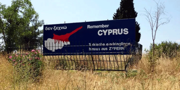 Foto - Bu gidişle akıllanmayacaklar! Yunanistan'ın dört bir yanında kanlı 'Kıbrıs' provokasyonu