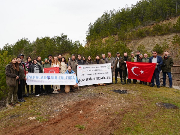 Foto - Bu gölet herkesi mest ediyor