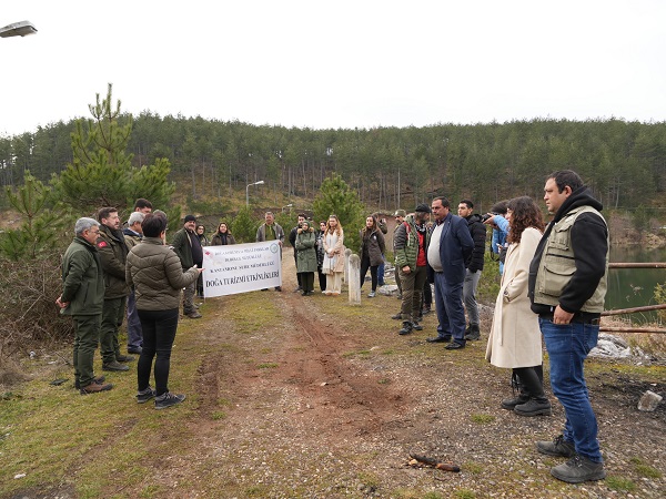 Foto - Bu gölet herkesi mest ediyor