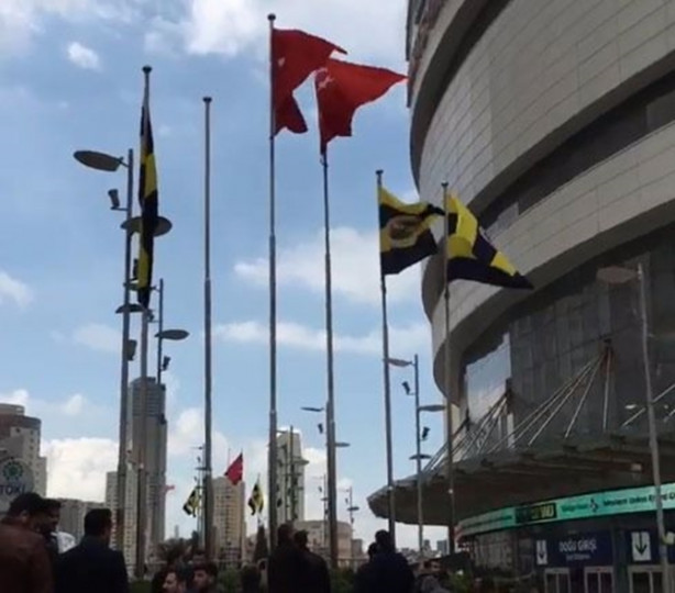 Foto - Bu görüntü bugün çekildi! Metrelerce kuyruk oluştu!