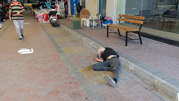 Foto - Bu görüntüler ibret olsun! Uyuşturucu illeti ne hale getirdi!