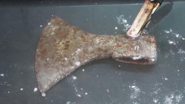 Foto - Bu görüntüler milyonlarca kez izlendi! Paslı baltanın son hali herkesi şaşırttı