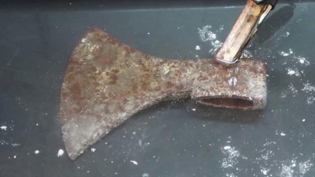 Foto - Bu görüntüler milyonlarca kez izlendi! Paslı baltanın son hali herkesi şaşırttı