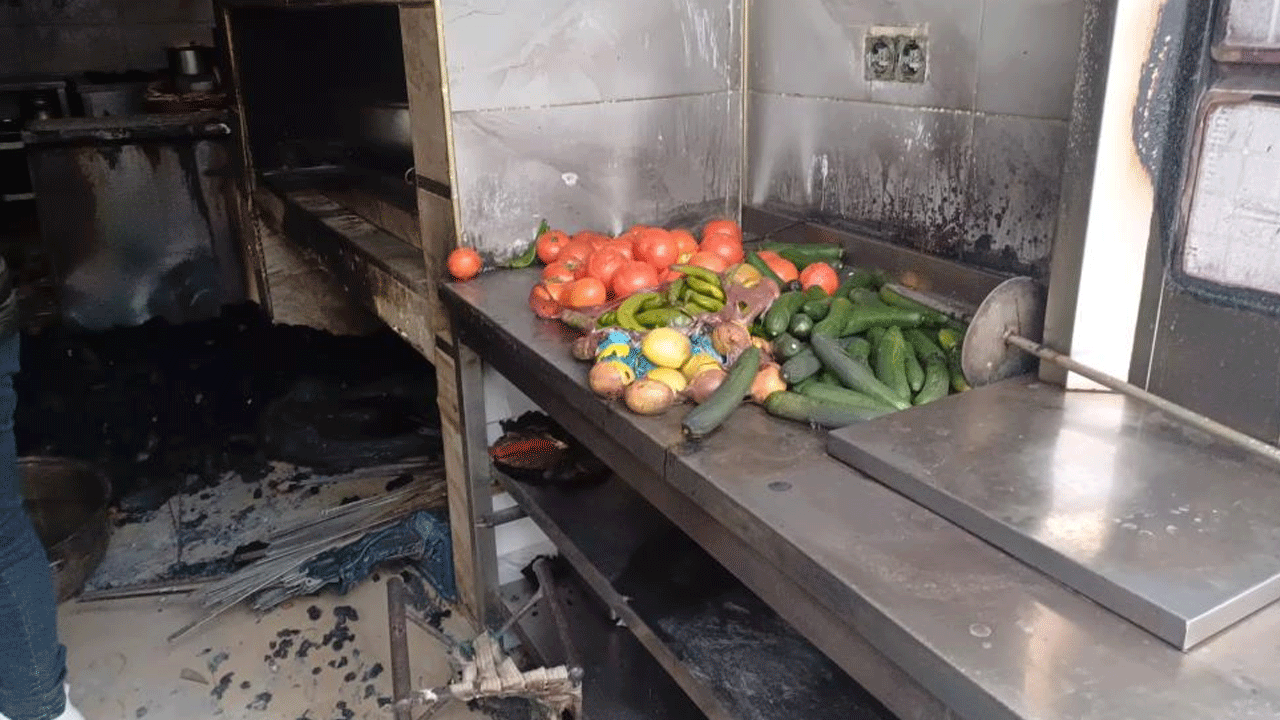 Foto - Bu görüntüler Muş'ta çekildi! Patlama sonrası ortalık savaş alanına döndü