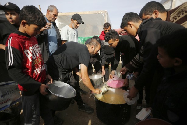 Foto - Bu görüntülere yürek dayanmaz! Binlerce Filistinli açlık ve susuzluk çekiyor! Yaşanan çatışmaların yükünü çocuklar taşıyor!