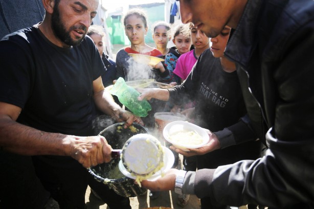 Foto - Bu görüntülere yürek dayanmaz! Binlerce Filistinli açlık ve susuzluk çekiyor! Yaşanan çatışmaların yükünü çocuklar taşıyor!