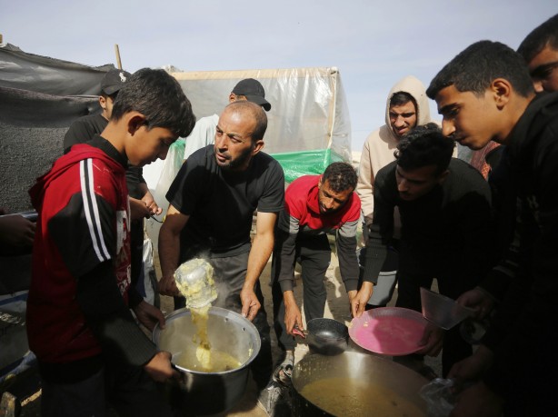 Foto - Bu görüntülere yürek dayanmaz! Binlerce Filistinli açlık ve susuzluk çekiyor! Yaşanan çatışmaların yükünü çocuklar taşıyor!
