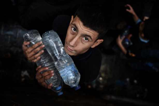 Foto - Bu görüntülere yürek dayanmaz! Binlerce Filistinli açlık ve susuzluk çekiyor! Yaşanan çatışmaların yükünü çocuklar taşıyor!