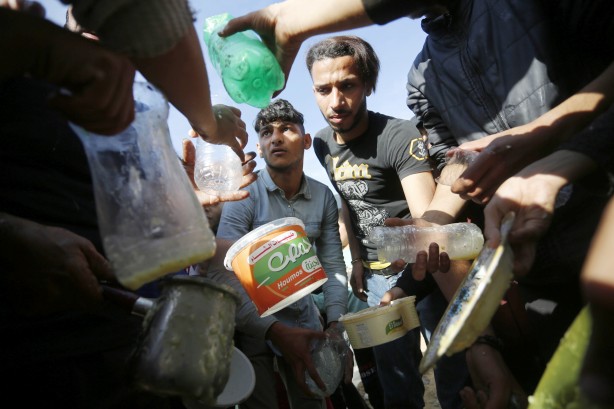 Foto - Bu görüntülere yürek dayanmaz! Binlerce Filistinli açlık ve susuzluk çekiyor! Yaşanan çatışmaların yükünü çocuklar taşıyor!