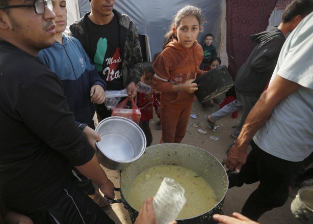 Foto - Bu görüntülere yürek dayanmaz! Binlerce Filistinli açlık ve susuzluk çekiyor! Yaşanan çatışmaların yükünü çocuklar taşıyor!