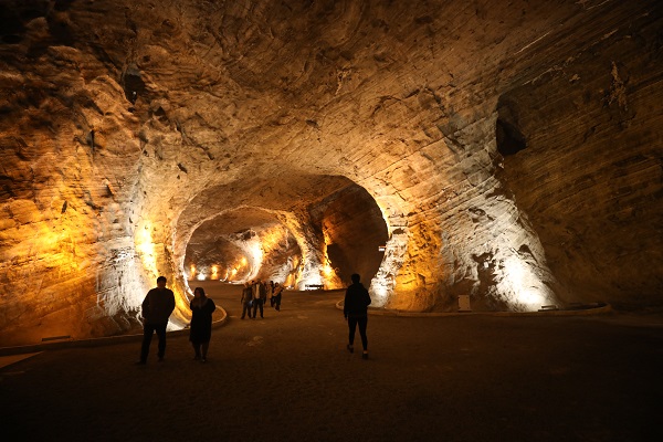 Foto - Bu güzellik için yerin metrelerce altına iniyorlar
