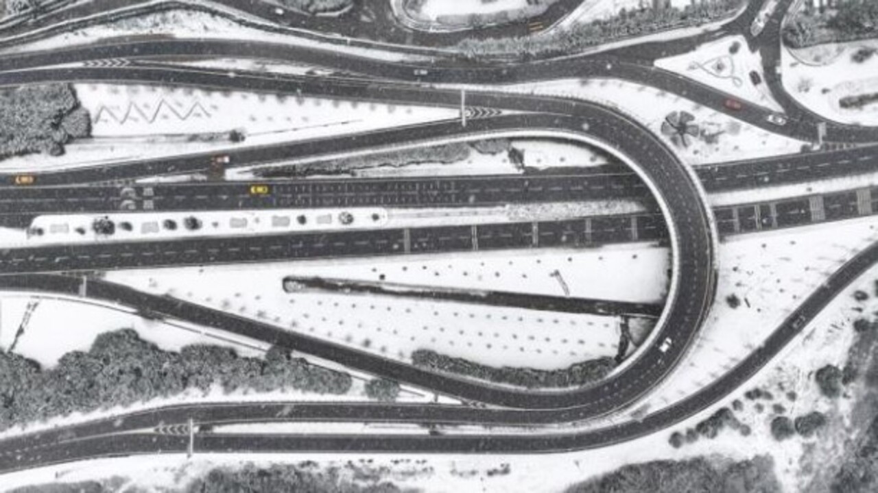Foto - Bu haberi okumadan yola çıkmayın! Karlı ve buzlu yolda nasıl araç kullanılır?