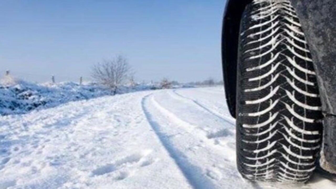 Foto - Bu haberi okumadan yola çıkmayın! Karlı ve buzlu yolda nasıl araç kullanılır?