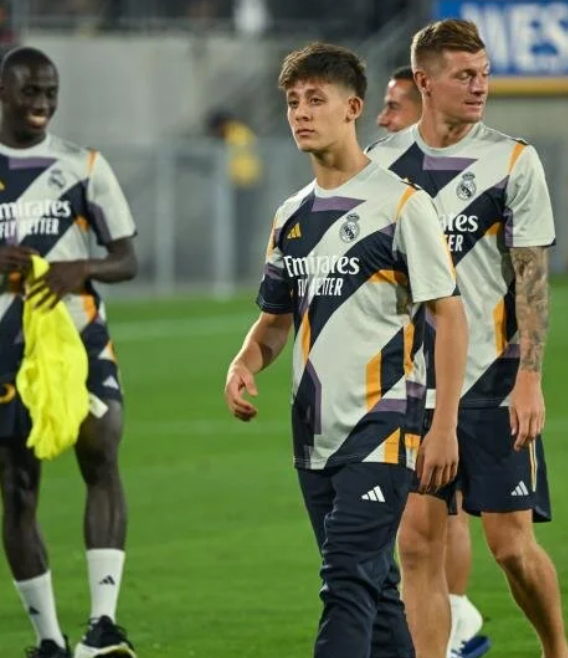 Foto - Bu haberimiz Arda'yı zar zor oynatan Jesus'a gelsin... Helal olsun!