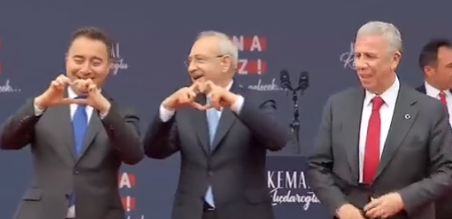 Bu haberimiz Babacan'a gelsin! 6'lı masanın beceriksizi Deva'nın lideri bu haberimizi mutlaka görmeli...