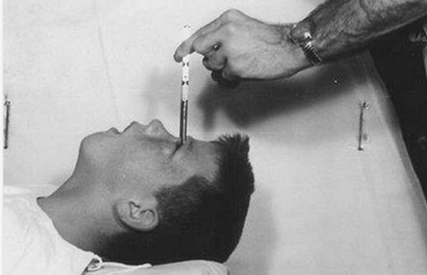 Foto - Bu hastalığın şifası 'dayak'