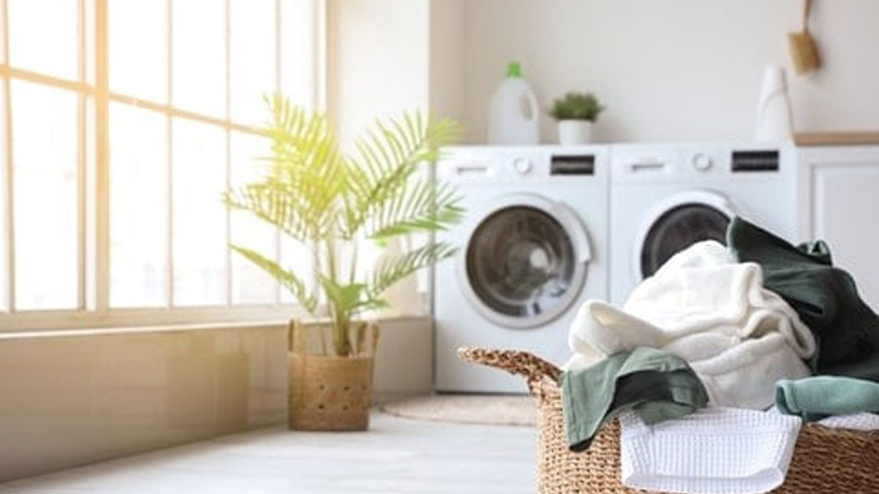 Foto - Bu hatalar kurutma makinesini de cüzdanınızı da yakıyor! Kurutma makinesine atmamanız gereken 7 şey